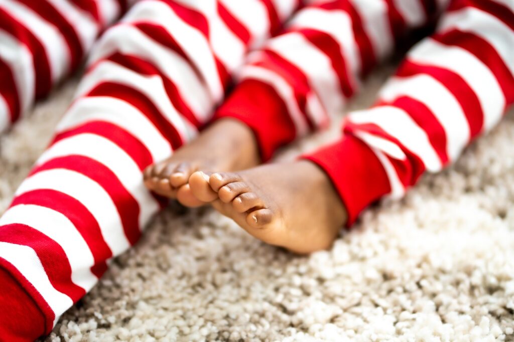 christmas, pajamas, feet-7635493.jpg